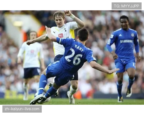 铲球规则：触球先后与故意绊倒判罚标准