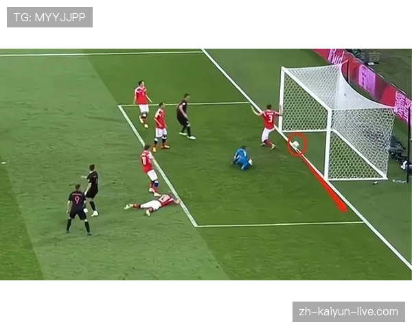 门框反弹后球是否进门？足球规则如何界定判罚细节